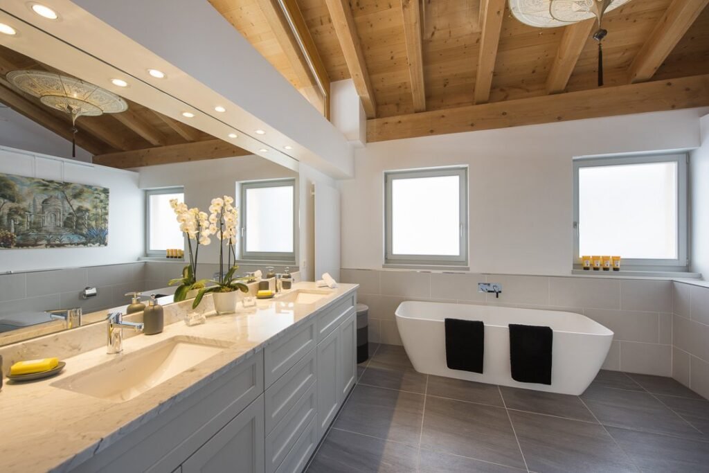 Chalet Peregrine — chalet gallery
