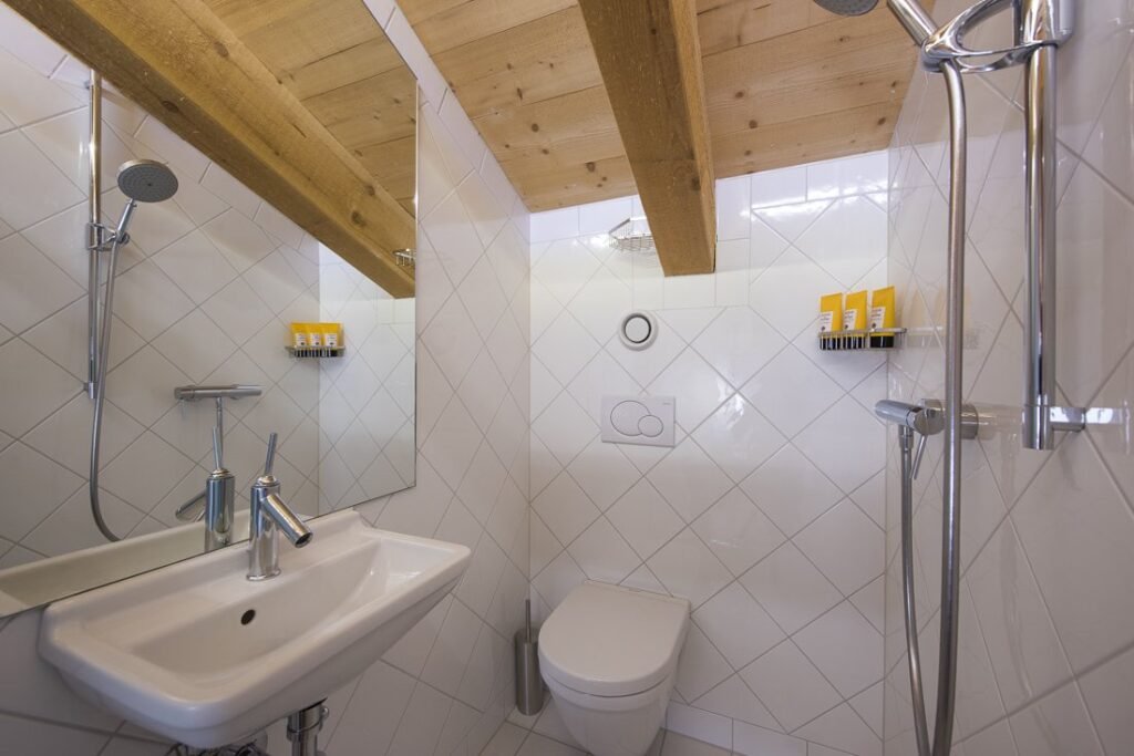 Chalet Peregrine — chalet gallery