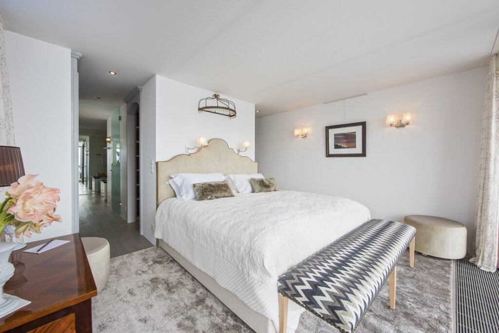 Chalet Peregrine — chalet gallery