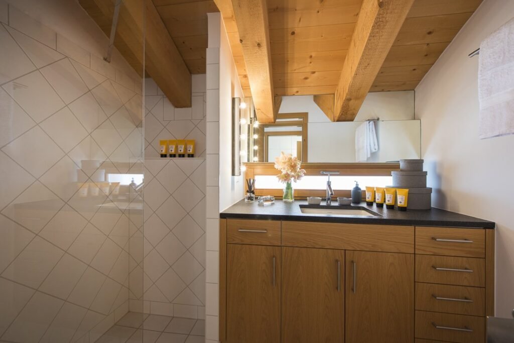 Chalet Peregrine — chalet gallery