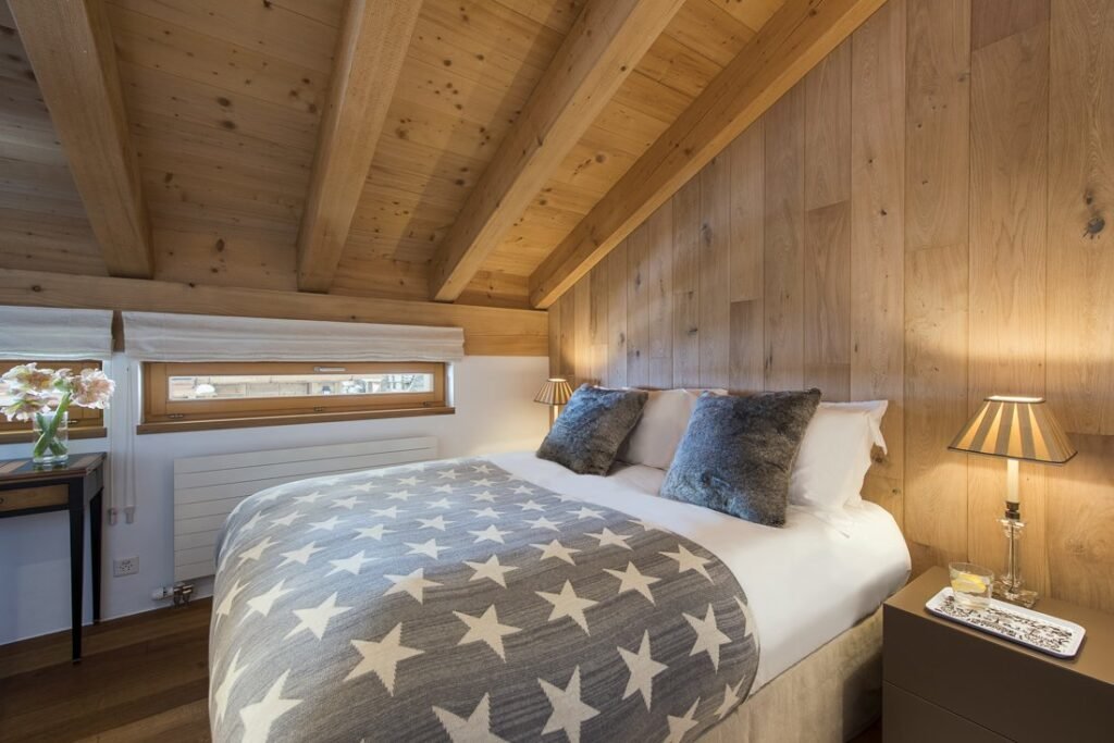Chalet Peregrine — chalet gallery
