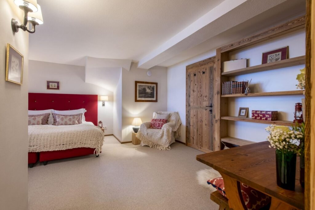 Kikombe Lodge — chalet gallery