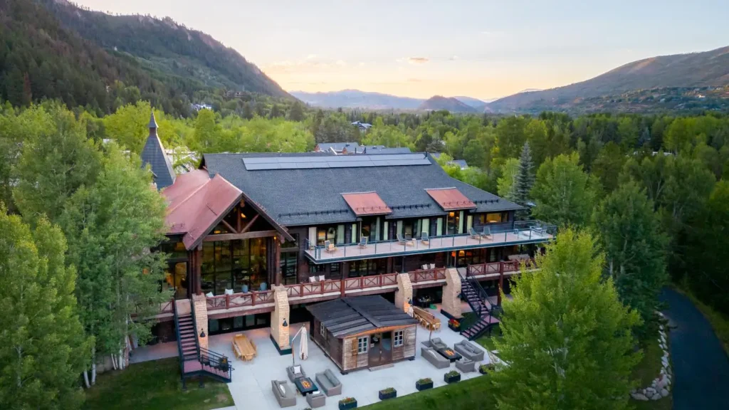 Riverbend House — chalet gallery
