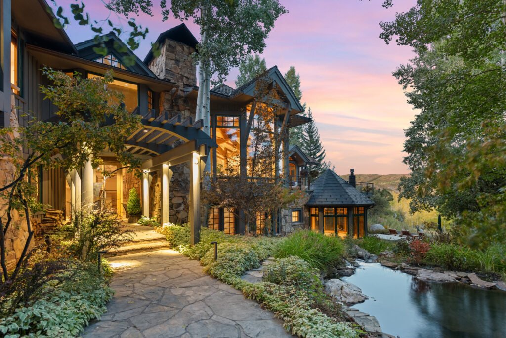 Silver Creek Lodge property photograph