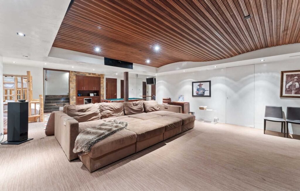 Silver King — chalet gallery