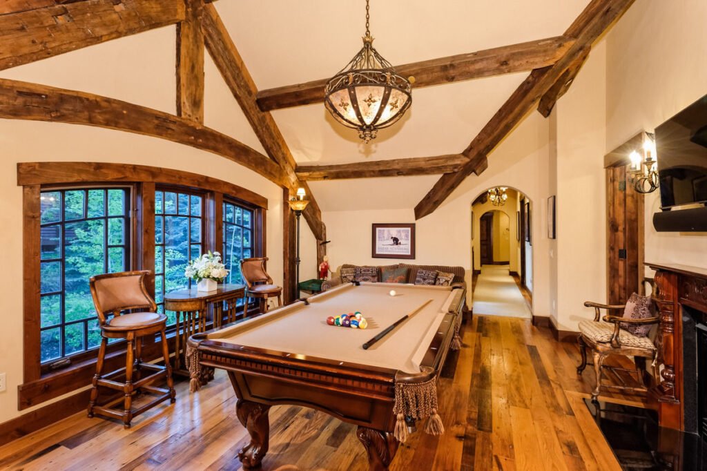 Spruce Heights — chalet gallery